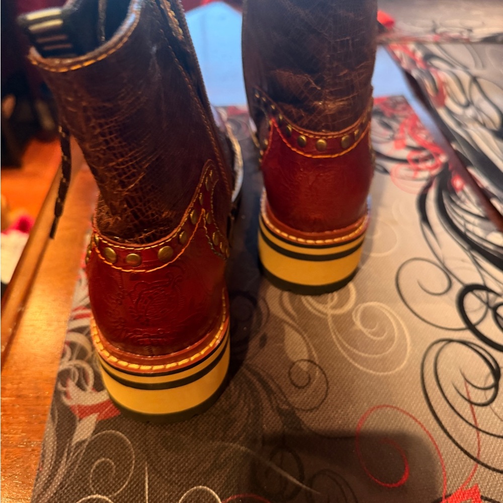 L’Artiste Brown and Red Leather Boots
